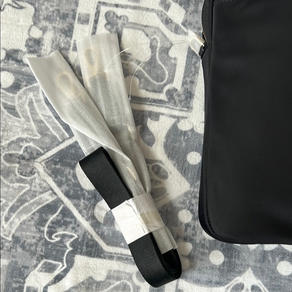 Kate Spade Black and Gold Laptop Bag NWT - Picture 8 of 8